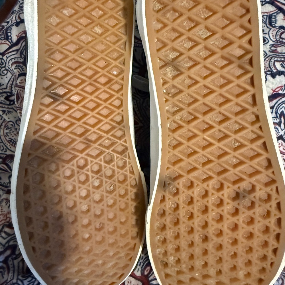 Red Tag VANS. In good shape!! - Picture 8 of 9